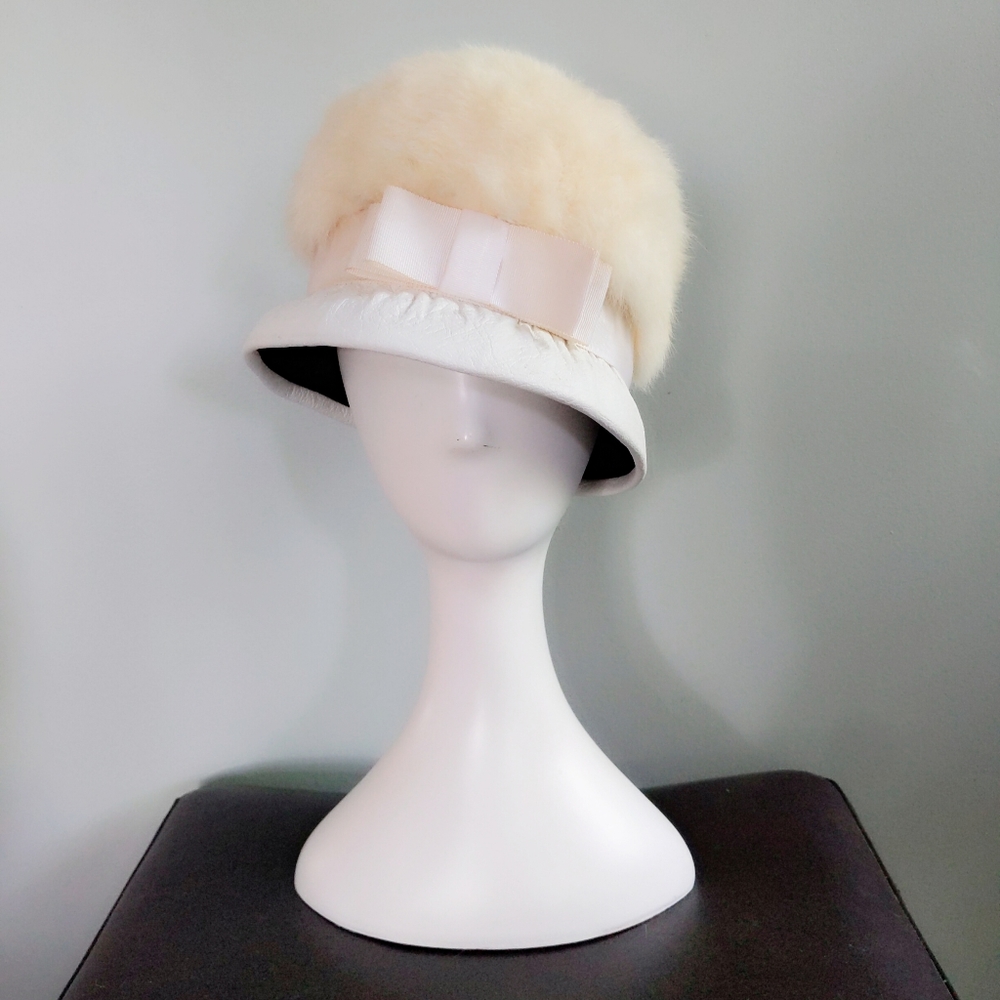 Vintage 1960s Cream Rabbit Fur White Vegan Leather Mushroom Cloche Hat